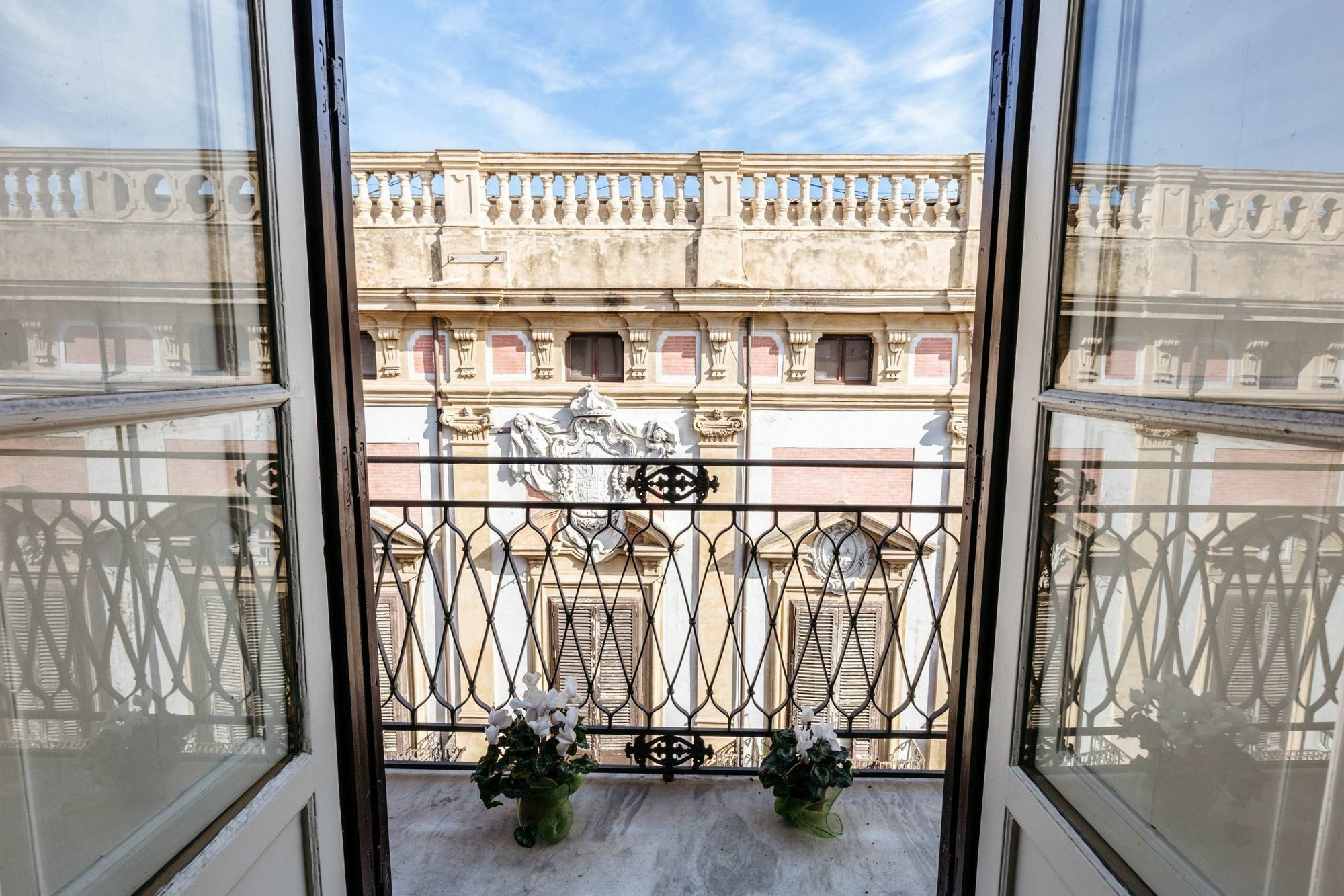 Sant'Elia Prestige Apartment With Balcony Палермо Экстерьер фото